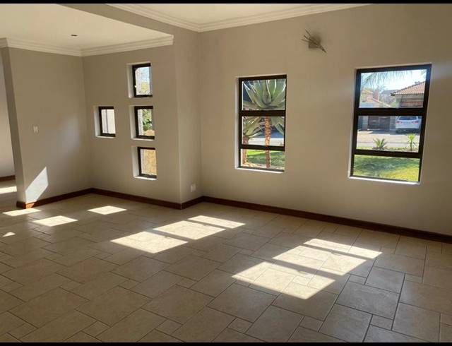 4 BEDROOM HOUSE FOR SALE IN MIDSTREAM ESTATE
